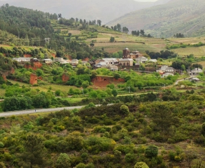 Os restos da minaría romana aínda están presentes na zona