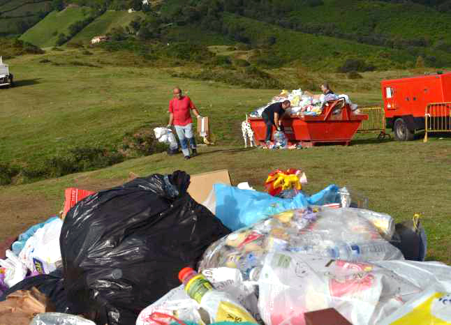 Lixo recollido no Angliru aps La Vuelta