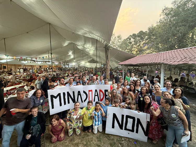A emigraci�n di MINA DOADE NON. SOS Su�do-Seixo
